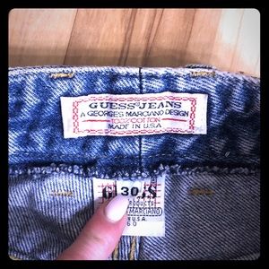 Guess vintage jeans size 30. Zipper is broken.